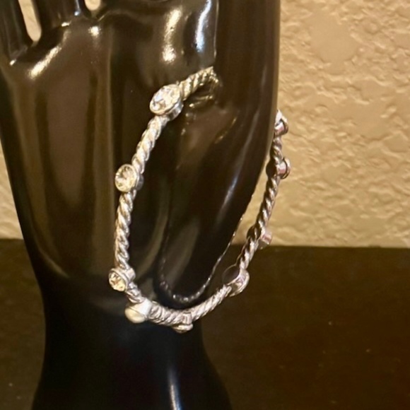 Monte Carlo Hinged Bangle * NWT * $72 - Picture 2 of 6